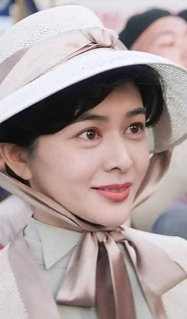 关之琳旧剧照。