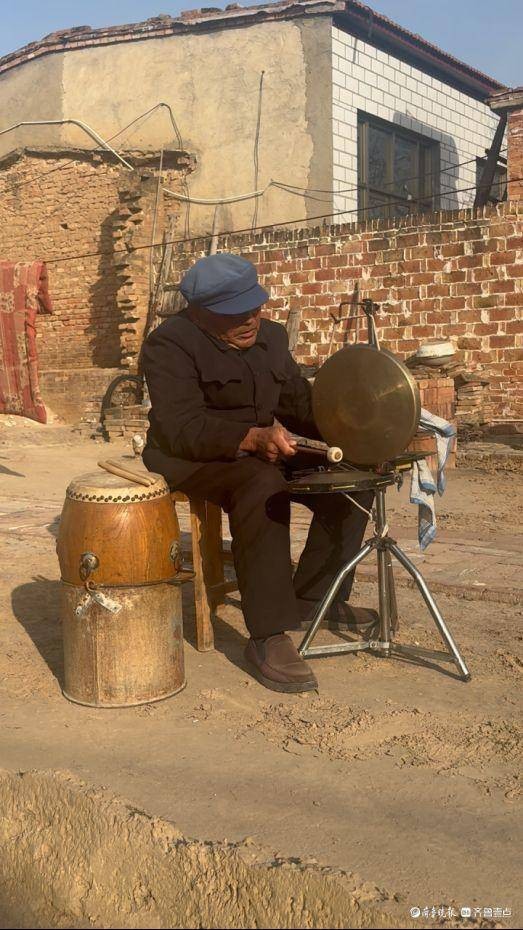 微记录·聊城|鼓声未歇60载,77岁乡村老人的锣鼓人生