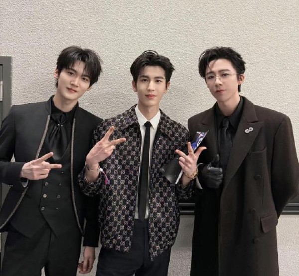 周柯宇镜头下的刘宇宁：法令纹才是真绝色