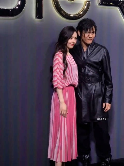 郭碧婷回应与向佐分居两地，称其需与孩子保持联系