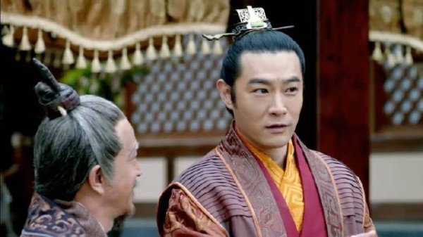 角度一换见真章，破石头换角度变“寿”字，当场赢得誉王青睐