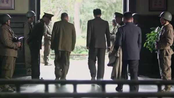 影子跟戴笠专线联系,得知他意外遇难后,立马找上毛人凤