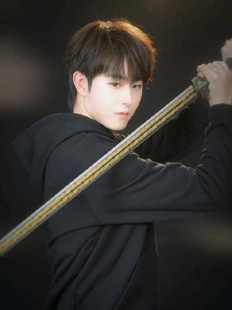 舞剑看起来很难，其实一点都不简单