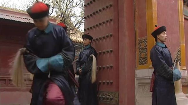 康熙王朝:铁腕太后紧急接管朝政,疯魔皇帝驱邪引发朝堂巨变!