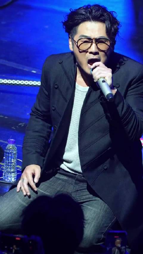 曹格上海演唱会《寂寞先生》大合唱-机能不减当年啊