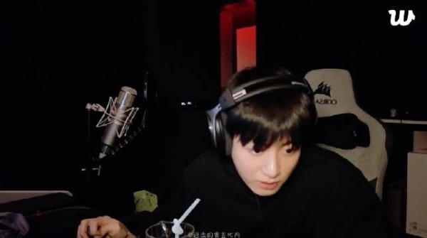 田柾国直播回应剪发争议,否认自己动手