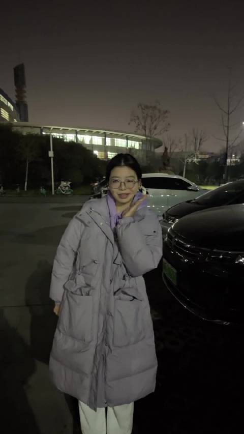 来看妹妹演出啦~ 也不知道这谁的妹妹呀?这么漂亮呢