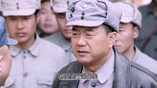 小卡拉居然把彭总当成土包子，下一秒直接拉下去毙了