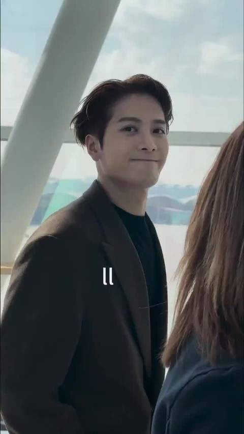 王嘉尔宣布magicman2世界巡演，LV品牌代言人身份加持