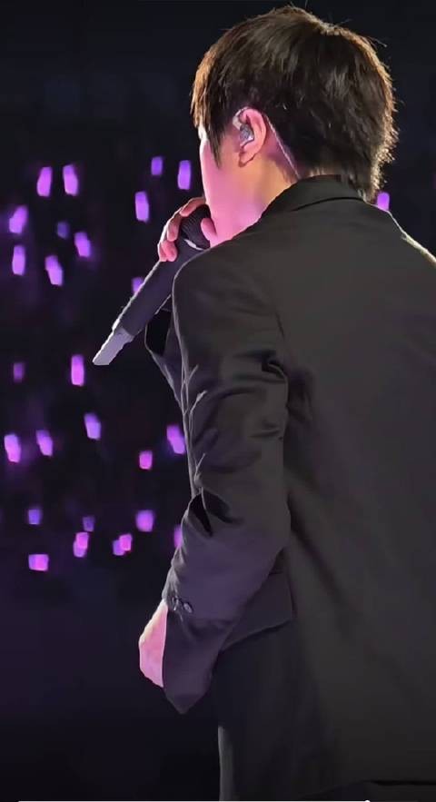 假如你真的放得下, 你怎会一言也不发, 有一种氛围感