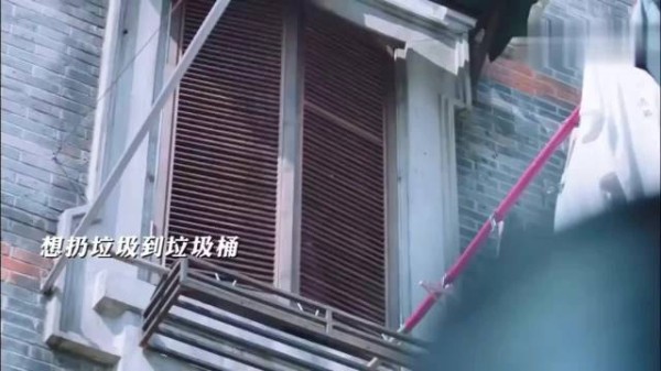 没事，你向小姨妈撒个娇，人家就不会告你的