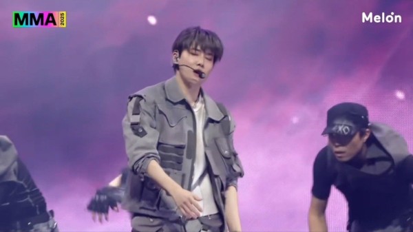 好可惜的耳返延迟舞台!251220 MMA2025颁奖礼 EXO《monster》现场 -mma直播