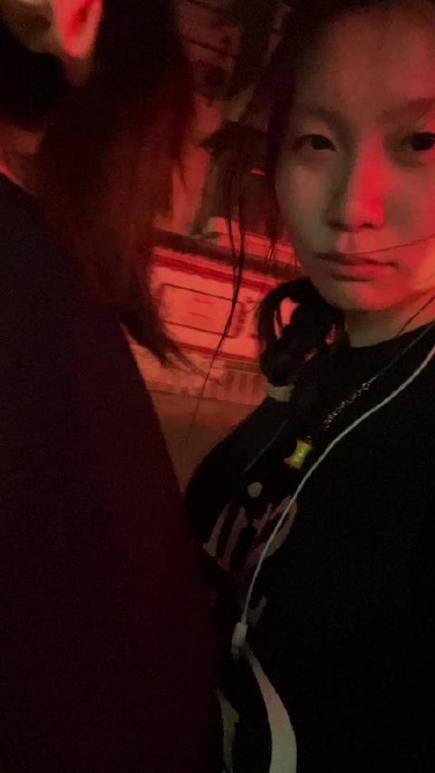 和这个小女子很久没见了甚是想念哦