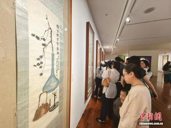 北京画院藏花鸟画新春特展在何香凝美术馆开幕