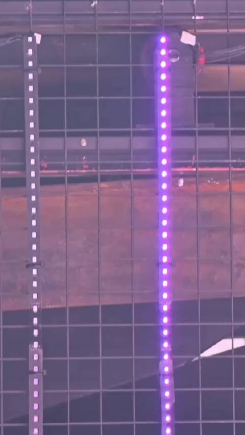 MMA这个升降镜头对张元英可不友好，如果是我，就要找个缝钻进去