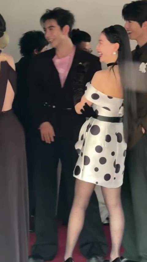 星光大赏后台一时不知该看谁当地球团和开推团相遇