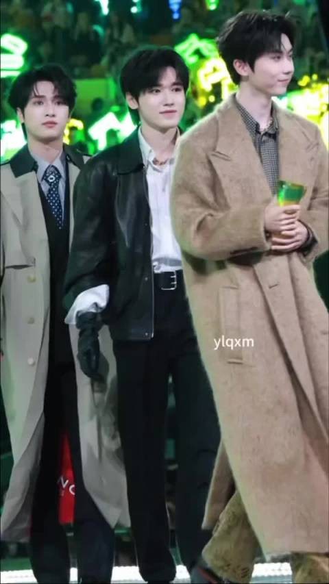 内场画面已释出，颜值均高质量在线，希望他们在今后的舞台上依旧闪闪发光！