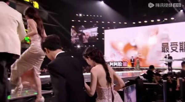 高跟鞋真的太高了吧这也！结束后和丁禹兮可以一起相约医院吃火锅