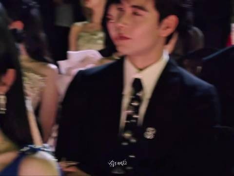 女神就这样闪耀星光大赏！好权威的一张脸，很清晰的美貌