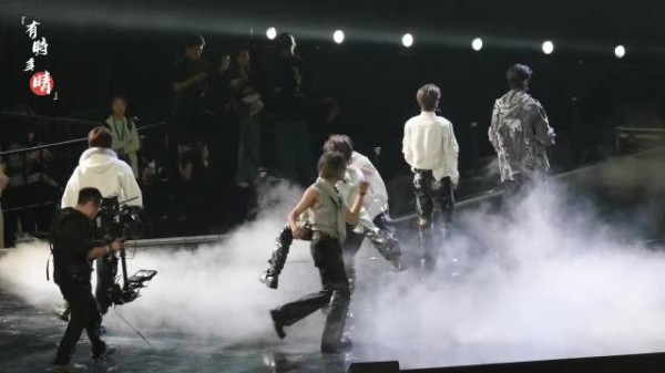 ADD与NEXT1DE跳月亮警察致敬火箭少女