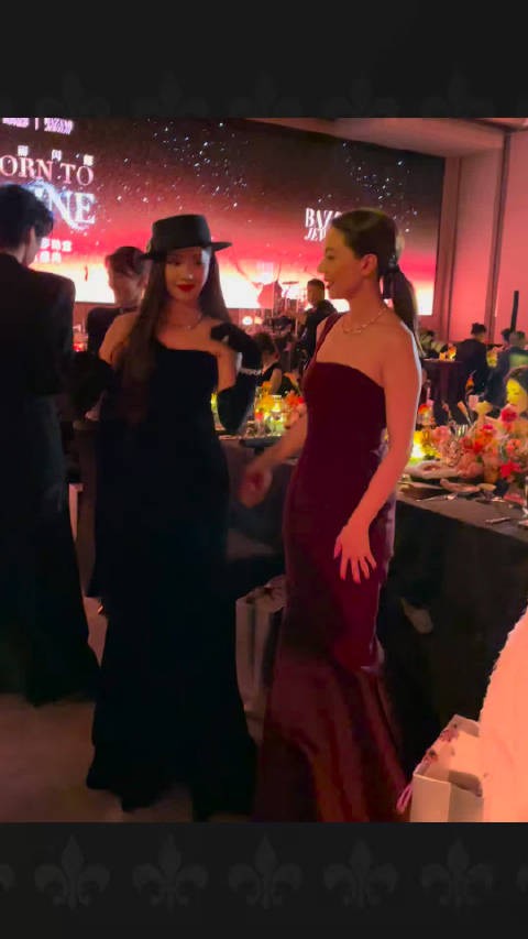 王鹤润见高圆圆秒变迷妹，2025娱乐年终盘点跨年派对