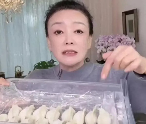 张兰去汪小菲家过冬至，小菲全程没好脸色