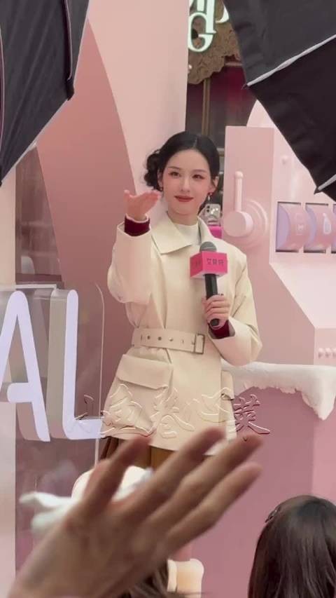 收到嘟嘟的飞吻 完全无法拒绝甜妹