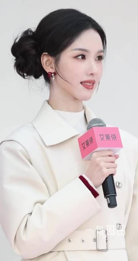 陈都灵超越时间的优雅