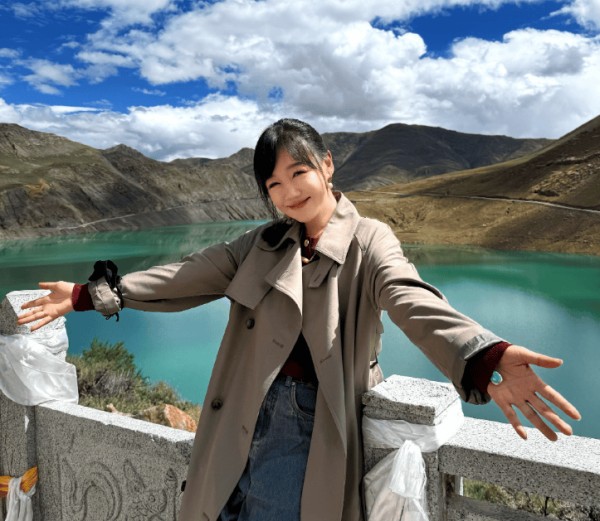 薛佳凝罕见破传闻：我信佛爱静坐，并未出家