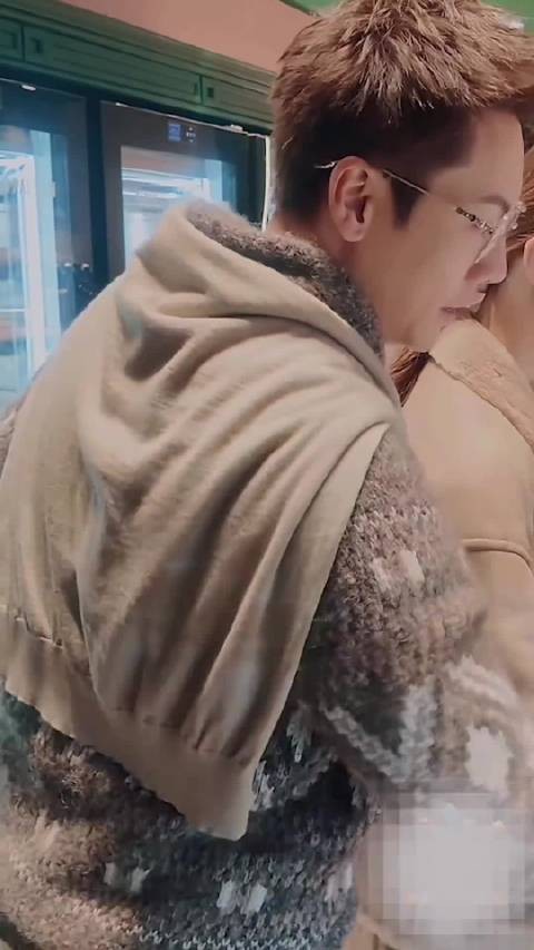 陈伟霆官宣孩子名字坦承新手爸爸不足