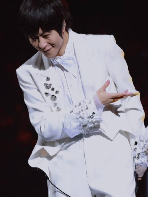 阿信恒星之城演唱会演绎煙火的季節,粉丝沉醉其中