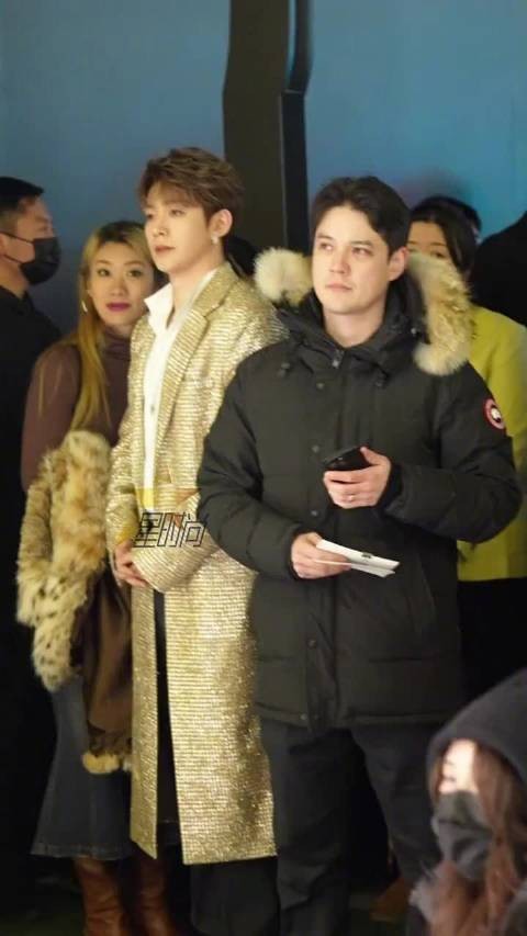 邓为迪奥活动暖心提醒小心台阶