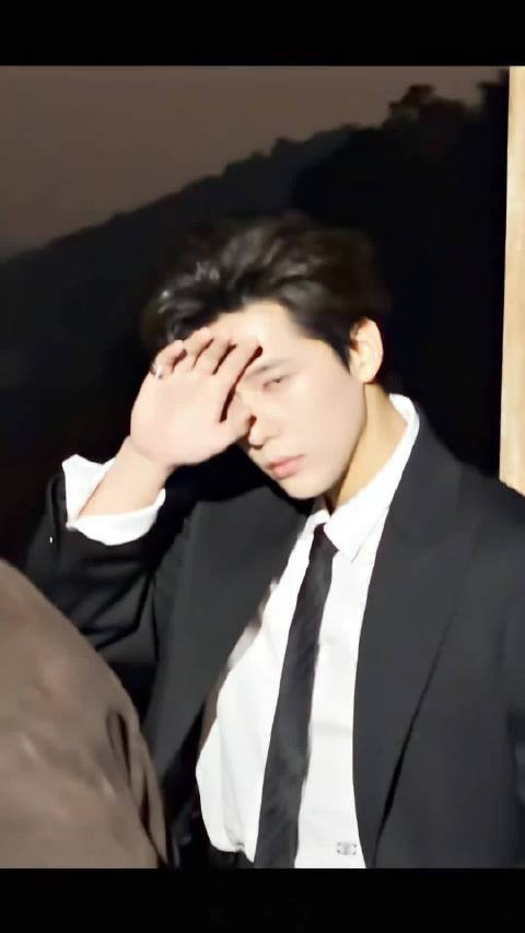 王安宇真给我帅死了，黑西装真的超级让人心动