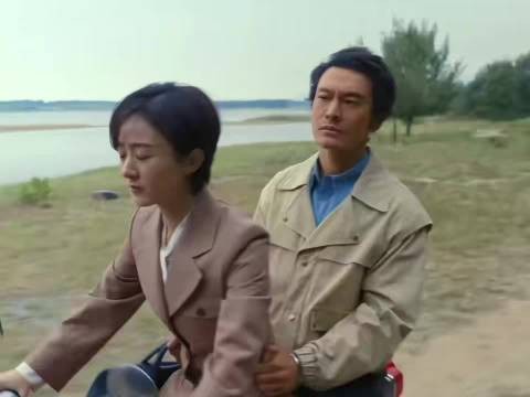 赵丽颖简笔画勾勒李秋萍可爱瞬间,新剧《小城大事》引期待