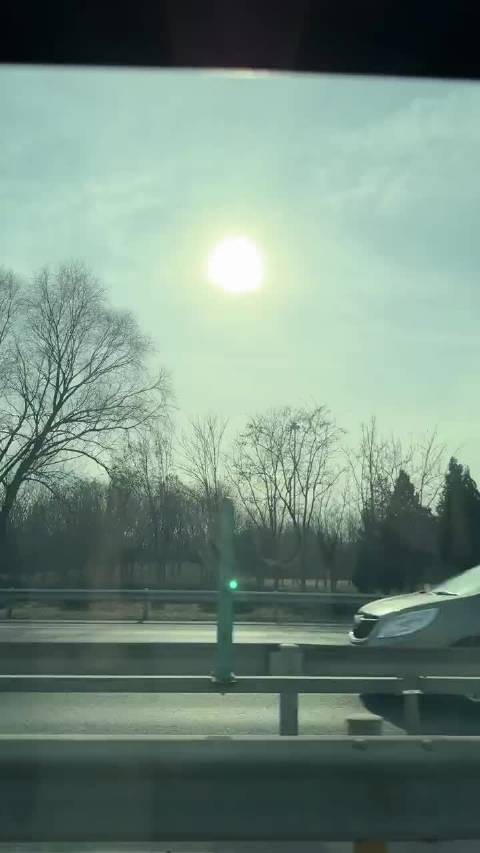 72岁赵雅芝优雅依旧，自然美感获赞