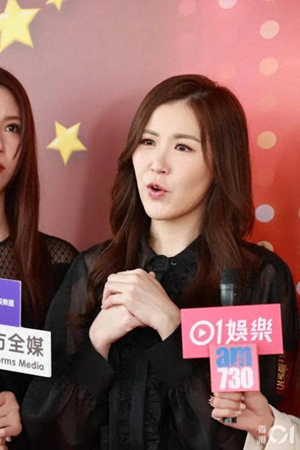 TVB女星内地演唱会“出事”，自爆上台紧张还原表情失控原因