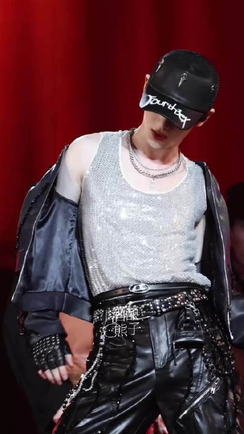 救命啊这个丁程鑫烧得我说不出话，太带劲儿了