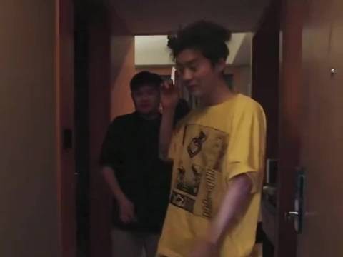 炸毛鹿晗，哥是一点偶像包袱都没有 随机可爱到一名芦苇