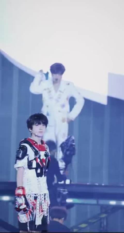 张泽禹翻唱大舌头获原唱吴克群点赞