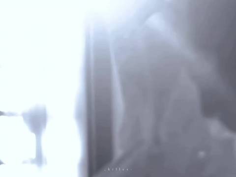 周也长的就像家境很好的高知分子