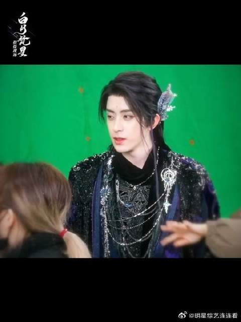 星月霸总附体，拉过净渊狠狠吻上，星咂已化身尖叫星