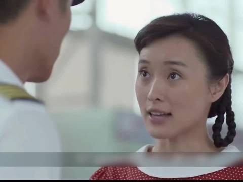 女人一直帮男人照顾他前妻的女儿,结果女人想要工作时,男人却不同意了