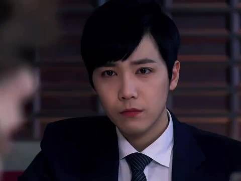 韩剧《百年的新娘》女主替嫁摔倒壁咚霸总