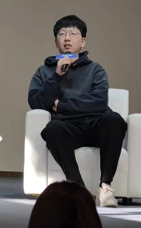 爱笑：两三年前我就算到LPL可能后续没有什么辅助人选