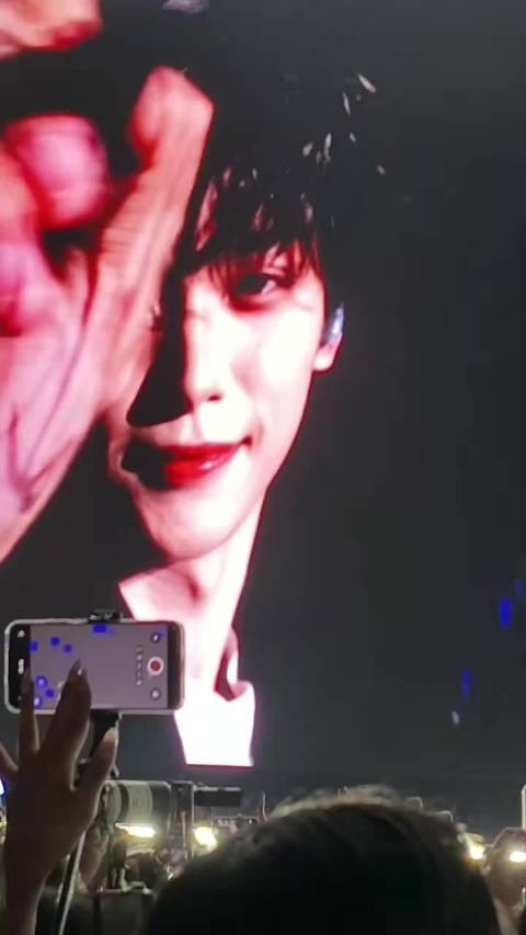 听说天外有天神立下契约 就让爱无限超越时间 打碎新的黑夜