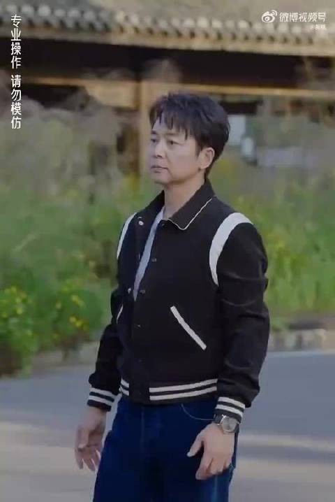 刘奕君非遗火舞秀惊艳全场