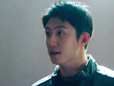 黄sir出演警察机灵劲十足