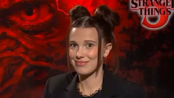 “你对《怪奇物语》中小11的结局是否满意？” Millie的反应