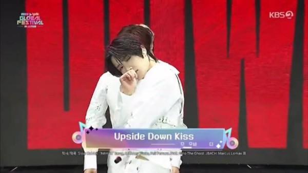 KBS音银全球盛典日本站上演《Upside Down Kiss+Beautiful Strangers》舞台