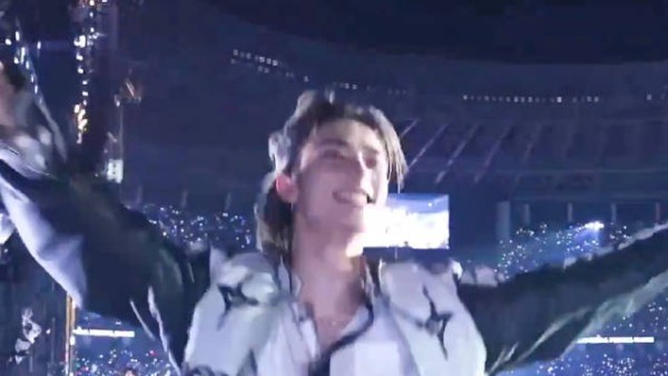 黄铉辰亮相KBS音银全球庆典，发布生日盲盒及台历计划